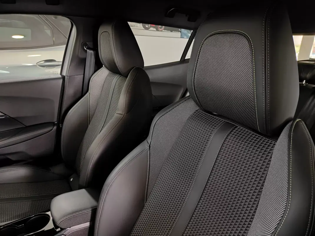 Peugeot 2008 2020 - 15990 EUR, 67000 km - AUTO.MOTO.pt - 67000km - foto 29 de 61