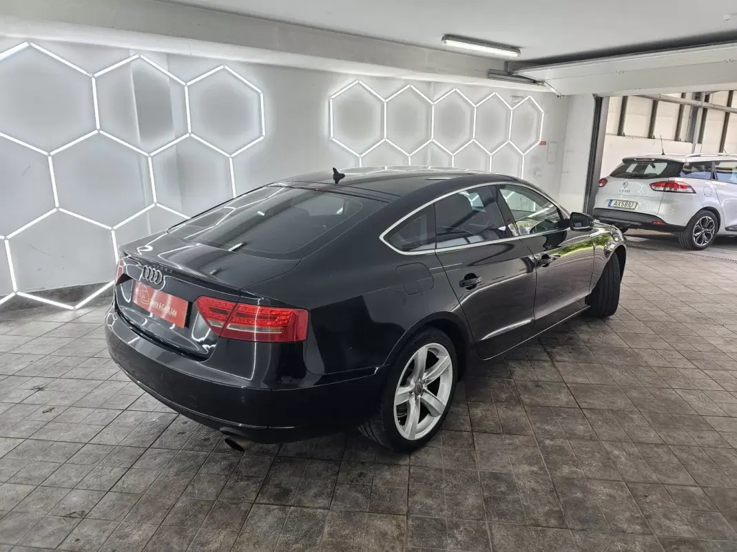 Audi A5 Sportback 2011 - 17500 EUR, 123569 km - AUTO.MOTO.pt - 123569km - foto 12 de 29