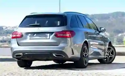 Mercedes-Benz C 300 2021 — foto 5 de 15