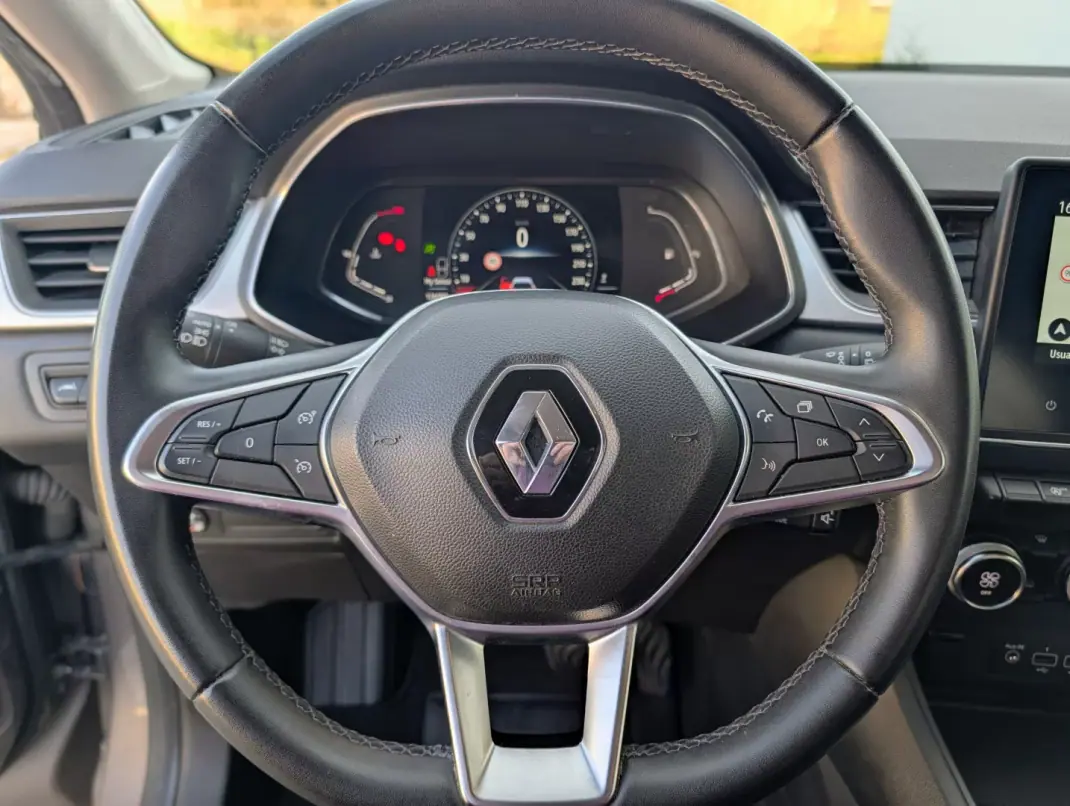 Renault Captur 2022 - 17000 EUR, 126580 km - AUTO.MOTO.pt - 126580km - foto 16 de 23