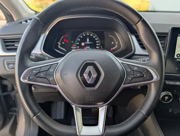 Renault Captur 2022 - 17000 EUR, 126580 km - AUTO.MOTO.pt - 126580km - foto 16 de 23