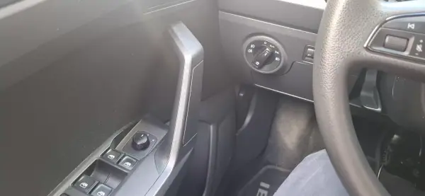 SEAT Ibiza 2018 - 10900 EUR, 184500 km - AUTO.MOTO.pt - 184500km - foto 14 de 17