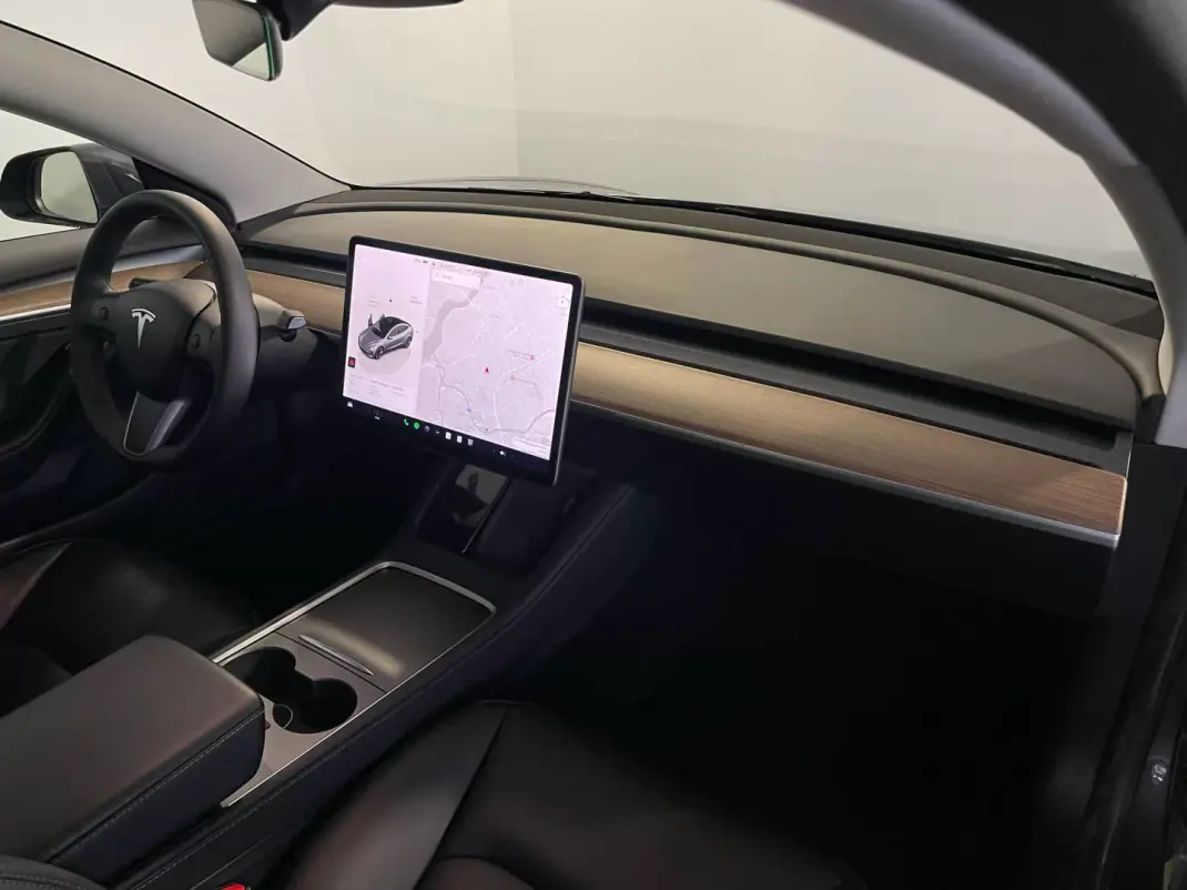 Tesla Model 3 2022 - 29700 EUR, 49000 km - AUTO.MOTO.pt - 49000km - foto 16 de 43