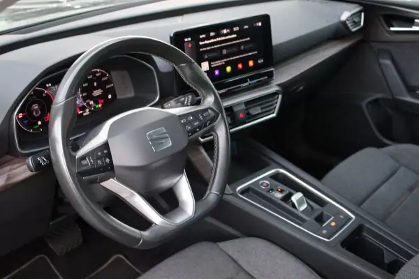 SEAT Leon 2021 - 18900 EUR, 136631 km - AUTO.MOTO.pt - 136631km - foto 9 de 34