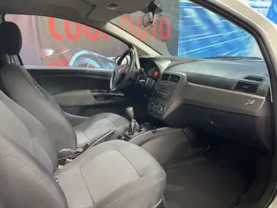 Fiat PUNTO 2008 - 2999 EUR, 233000 km - AUTO.MOTO.pt - 233000km - foto 24 de 36