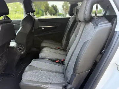 Peugeot 5008 2018 - 13999 EUR, 200000 km - AUTO.MOTO.pt - 200000km - foto 8 de 14