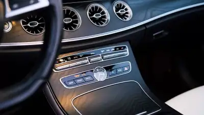 Mercedes-Benz E 220 2018 - 49000 EUR, 103000 km - AUTO.MOTO.pt - 103000km - foto 20 de 21