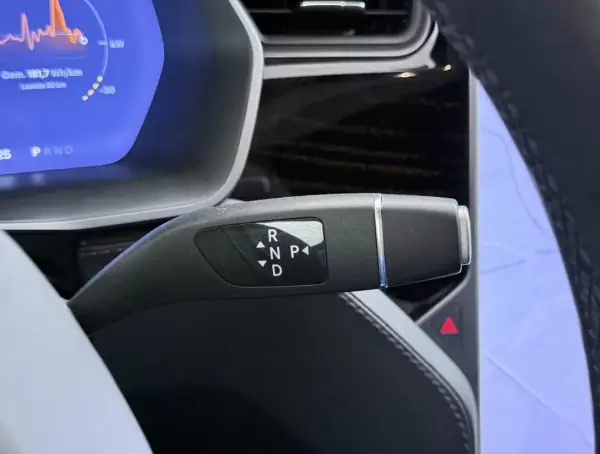 Tesla Model S 2018 - 25900 EUR, 240392 km - AUTO.MOTO.pt - 240392km - foto 25 de 37