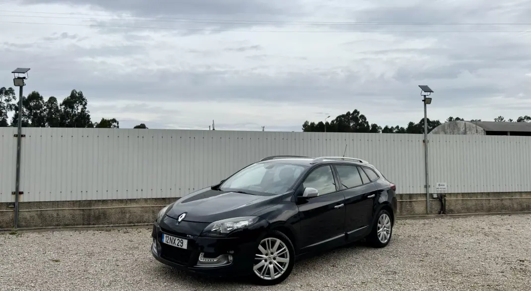 Renault Mégane Sport Tourer 2013 - 9950 EUR, 182000 km - AUTO.MOTO.pt - 182000km - foto 17 de 41
