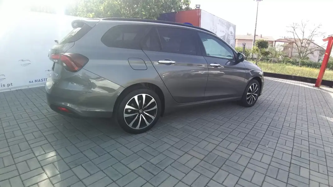 Fiat Tipo Station Wagon 2020 - 14350 EUR, 60939 km - AUTO.MOTO.pt - 60939km - foto 21 de 34