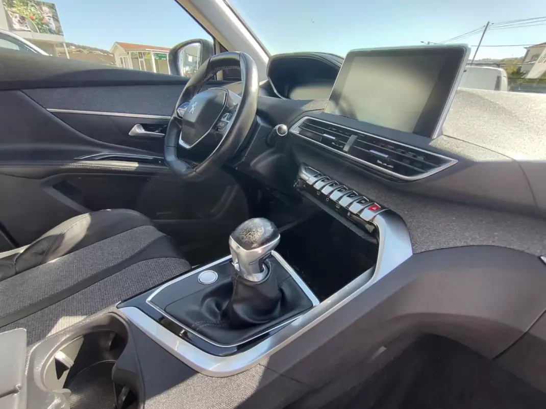 Peugeot 5008 2017 - 15490 EUR, 118000 km - 118000km - foto 21 de 23