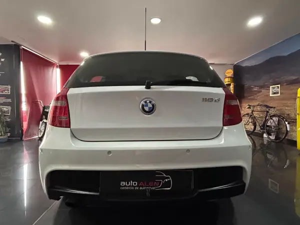 BMW 118 2010 - 10750 EUR, 289185 km - AUTO.MOTO.pt - 289185km - foto 5 de 18