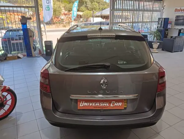 Renault Laguna Break 2011 - 8400 EUR, 224000 km - AUTO.MOTO.pt - 224000km - foto 4 de 15