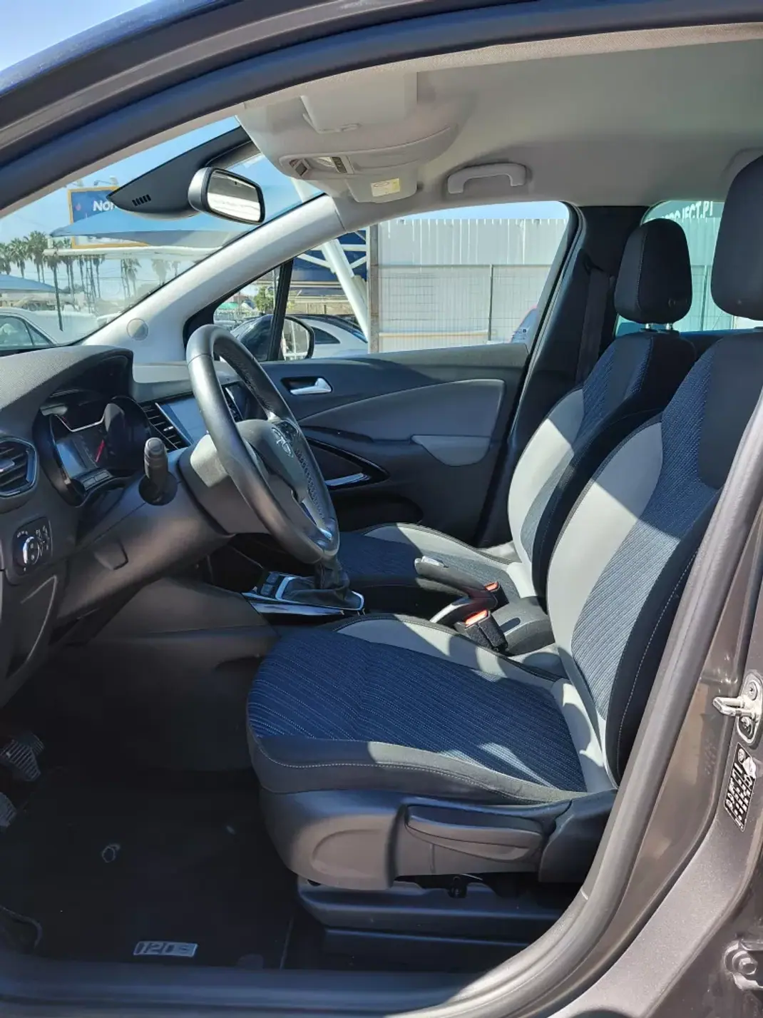 Opel Crossland X 2019 - 13900 EUR, 149750 km - AUTO.MOTO.pt - 149750km - foto 6 de 11