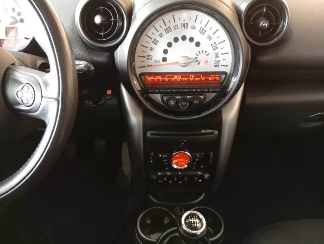 MINI Countryman 2013 - 14950 EUR, 168000 km - AUTO.MOTO.pt - 168000km - foto 12 de 17