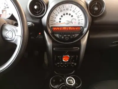 MINI Countryman 2013 - 14950 EUR, 168000 km - AUTO.MOTO.pt - 168000km - foto 12 de 17