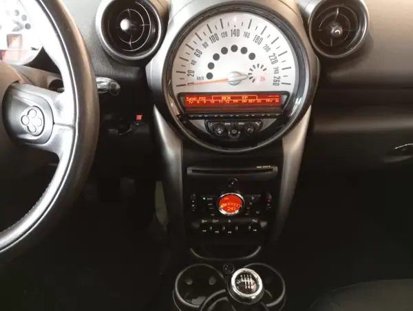 MINI Countryman 2013 - 14950 EUR, 168000 km - AUTO.MOTO.pt - 168000km - foto 12 de 17