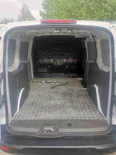 Ford TRANSIT 2.0 D 170 CV L4H4 2023 - 13500 EUR, 81737 km - AUTO.MOTO.pt - 81737km - foto 7 de 10