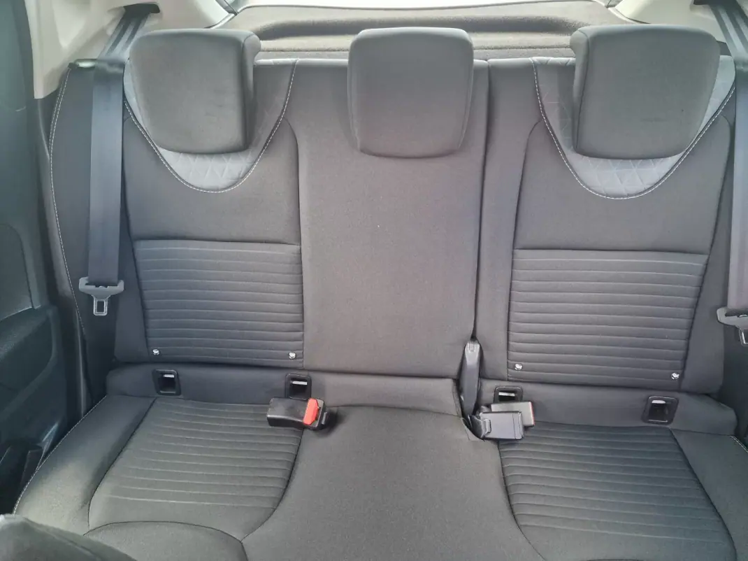 Renault Clio 2014 - 10490 EUR, 118020 km - AUTO.MOTO.pt - 118020km - foto 33 de 36