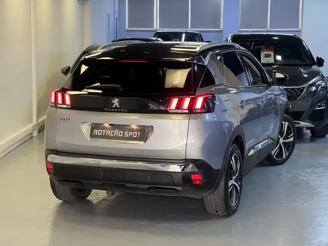 Peugeot 3008 2018 - 14990 EUR, 103000 km - 103000km - foto 4 de 35