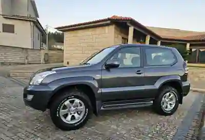 Toyota Land Cruiser 2004 - 20000 EUR, 280782 km - AUTO.MOTO.pt - 280782km - foto 3 de 6