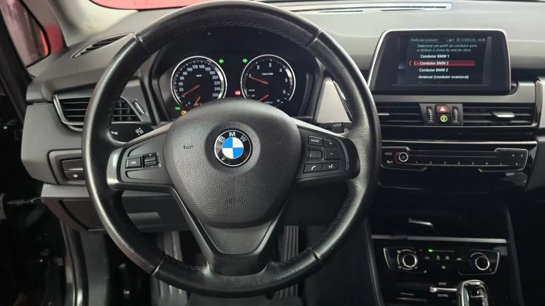 BMW 216 Active Tourer 2018 - 16890 EUR, 83598 km - AUTO.MOTO.pt - 83598km - foto 16 de 44