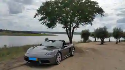 Porsche 718 Boxster 2016 - 61500 EUR, 69000 km - AUTO.MOTO.pt - 69000km - foto 1 de 9