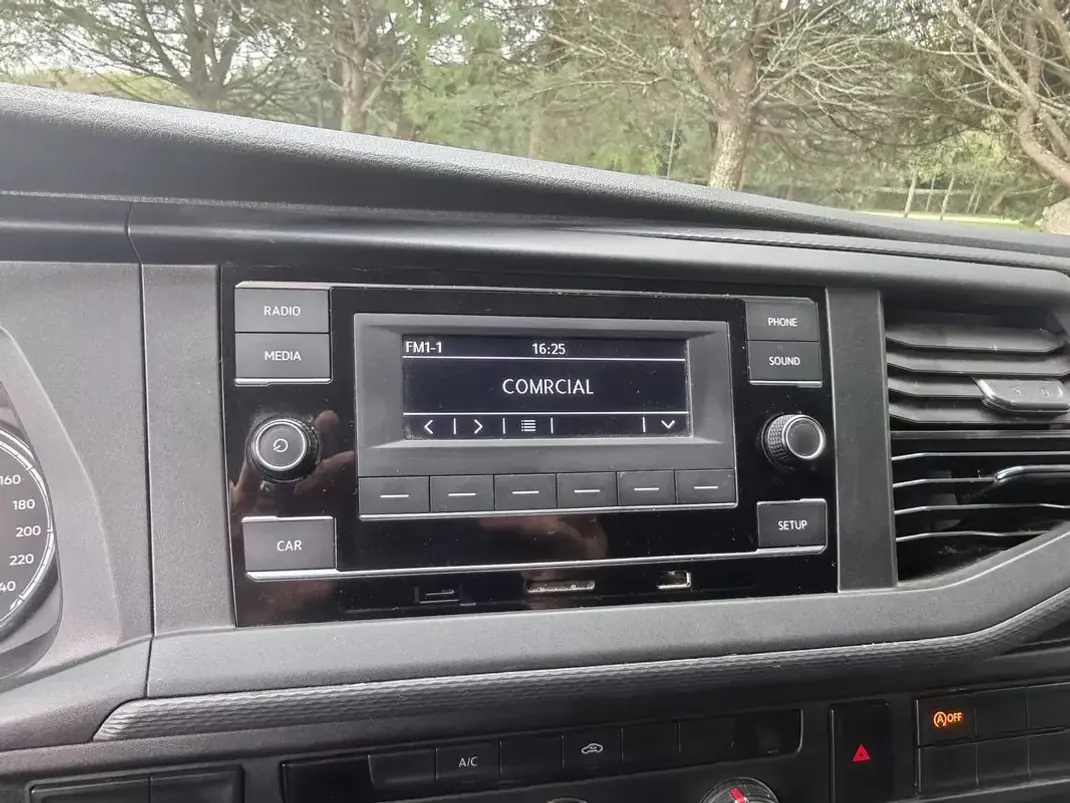 VW T6 TRANSPORTER 2.0 TDI KASTEN/ 3 LUGARES/ IVA DEDUTIVEL 2023 - 27490 EUR, 43500 km - AUTO.MOTO.pt - 43500km - foto 25 de 28