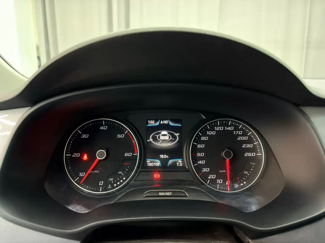 SEAT Leon 2014 - 14000 EUR, 160000 km - AUTO.MOTO.pt - 160000km - foto 18 de 18