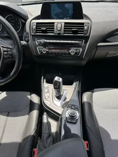 BMW 118 2015 - 16000 EUR, 220000 km - AUTO.MOTO.pt - 220000km - foto 59 de 65