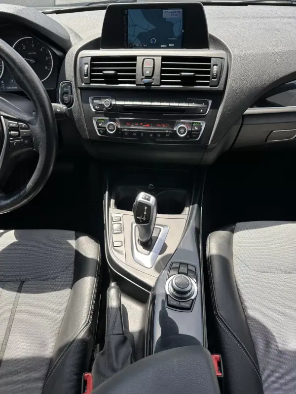 BMW 118 2015 - 16000 EUR, 220000 km - AUTO.MOTO.pt - 220000km - foto 59 de 65