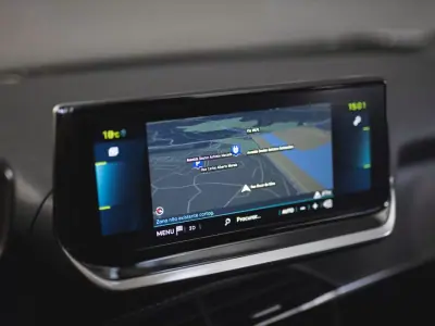 Peugeot e-2008 2023 - 20750 EUR, 50011 km - AUTO.MOTO.pt - 50011km - foto 18 de 21