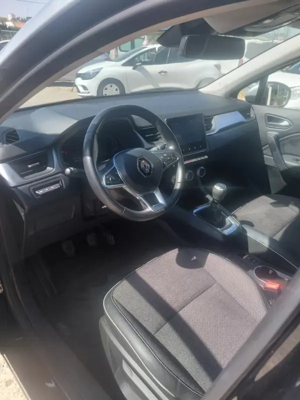 Renault Captur 2023 - 18500 EUR, 88000 km - AUTO.MOTO.pt - 88000km - foto 3 de 11