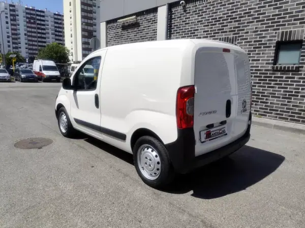 Fiat FIORINO 1.3 MULTIJET 2019 - 9480 EUR, 157000 km - AUTO.MOTO.pt - 157000km - foto 7 de 24