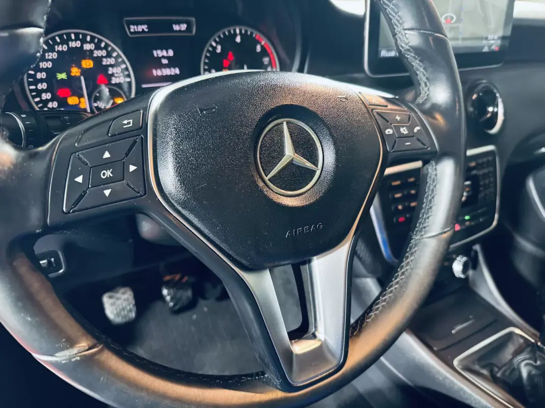 Mercedes-Benz A 160 2014 - 12990 EUR, 163824 km - AUTO.MOTO.pt - 163824km - foto 31 de 34