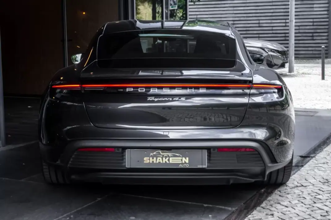 Porsche Taycan 2021 - 59890 EUR, 67644 km - AUTO.MOTO.pt - 67644km - foto 11 de 50