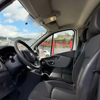 Renault TRAFIC 1.6 DCI GRAND COMFORT 2018 - 13500 EUR, 204000 km - AUTO.MOTO.pt - 204000km - foto 6 de 14