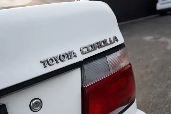 Toyota Corolla 1994 - 3999 EUR, 339582 km - AUTO.MOTO.pt - 339582km - foto 6 de 23