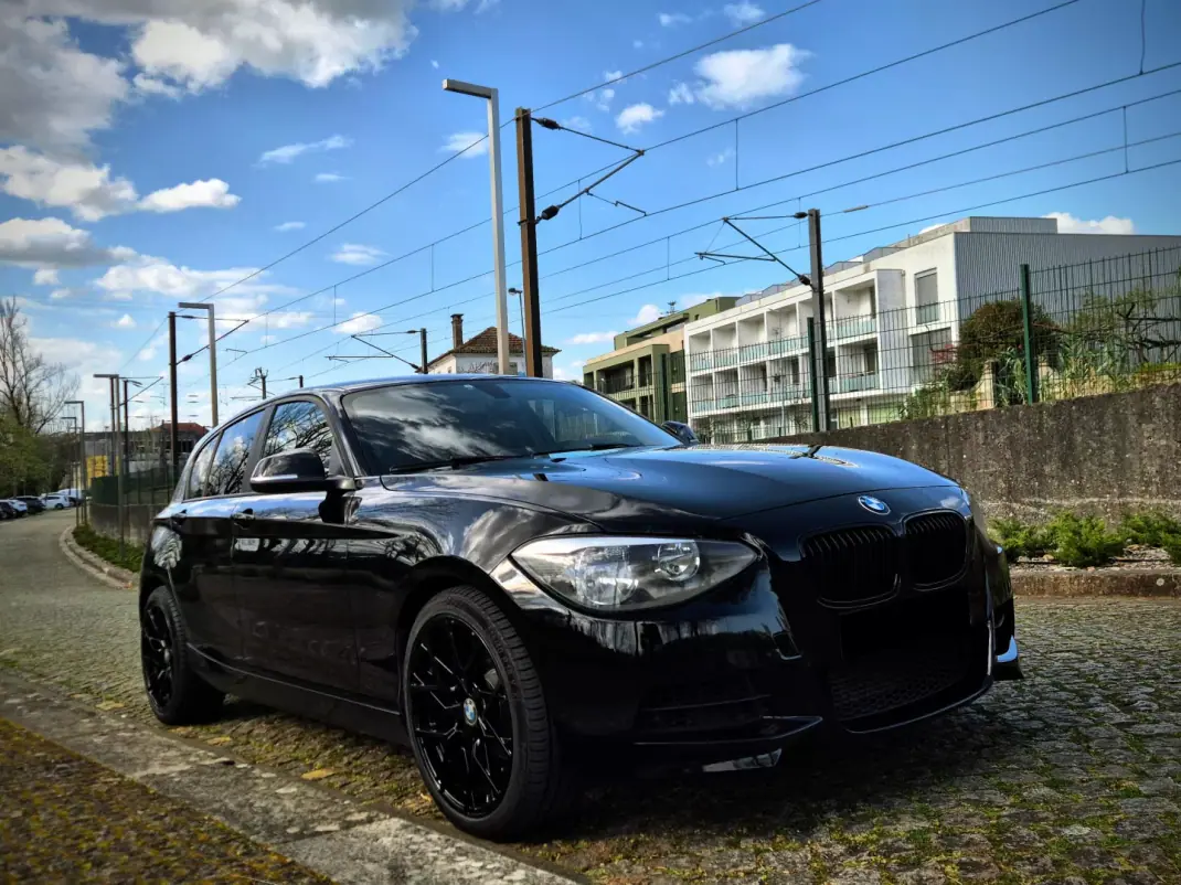 BMW 116 2013 - 11000 EUR, 260000 km - AUTO.MOTO.pt - 260000km - foto 2 de 25