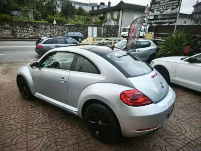 Volkswagen New Beetle 2012 - 13500 EUR, 170000 km - AUTO.MOTO.pt - 170000km - foto 11 de 26