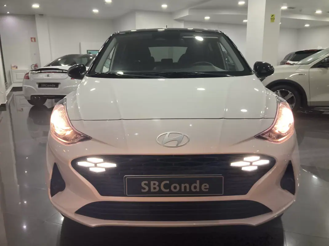 Hyundai i10 2025 - 16990 EUR, 14345 km - AUTO.MOTO.pt - 14345km - foto 1 de 37