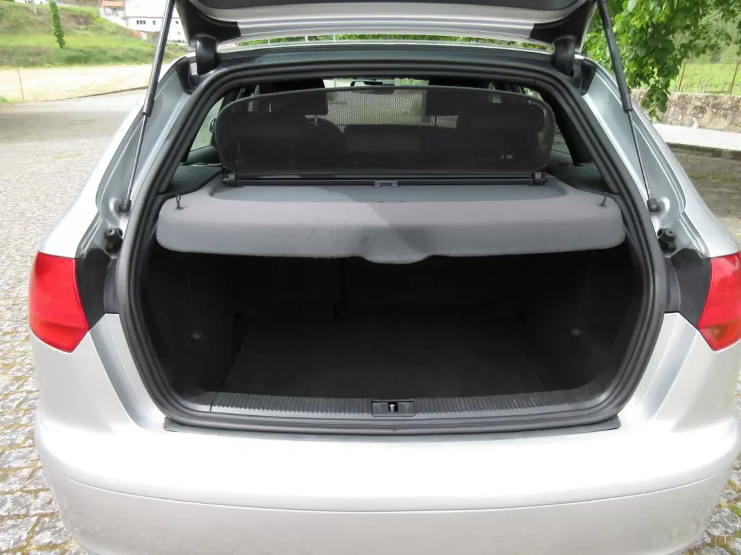 Audi A3 Sportback 2005 - 6990 EUR, 330000 km - AUTO.MOTO.pt - 330000km - foto 21 de 31