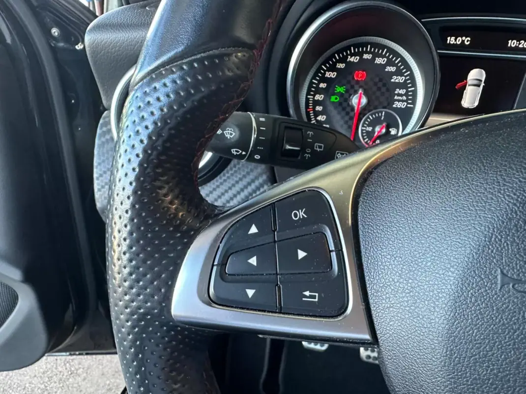 Mercedes-Benz A 180 2017 - 19900 EUR, 108222 km - AUTO.MOTO.pt - 108222km - foto 20 de 32