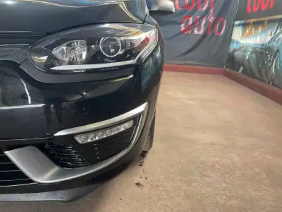 Renault Mégane Sport Tourer 2014 - 9999 EUR, 163000 km - AUTO.MOTO.pt - 163000km - foto 24 de 47