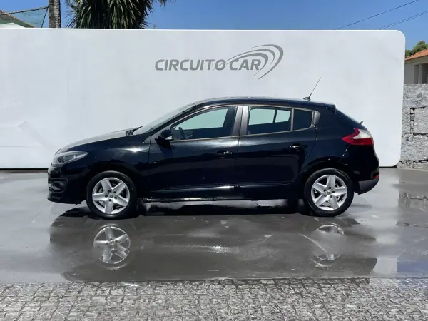 Renault Mégane 2014 - 7995 EUR, 191366 km - AUTO.MOTO.pt - 191366km - foto 5 de 27