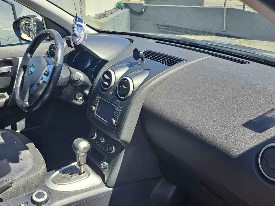 Nissan Qashqai 2010 - 7950 EUR, 328682 km - 328682km - foto 19 de 42
