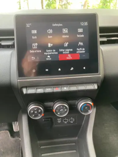 Renault Clio 2020 - 13890 EUR, 145621 km - AUTO.MOTO.pt - 145621km - foto 10 de 20