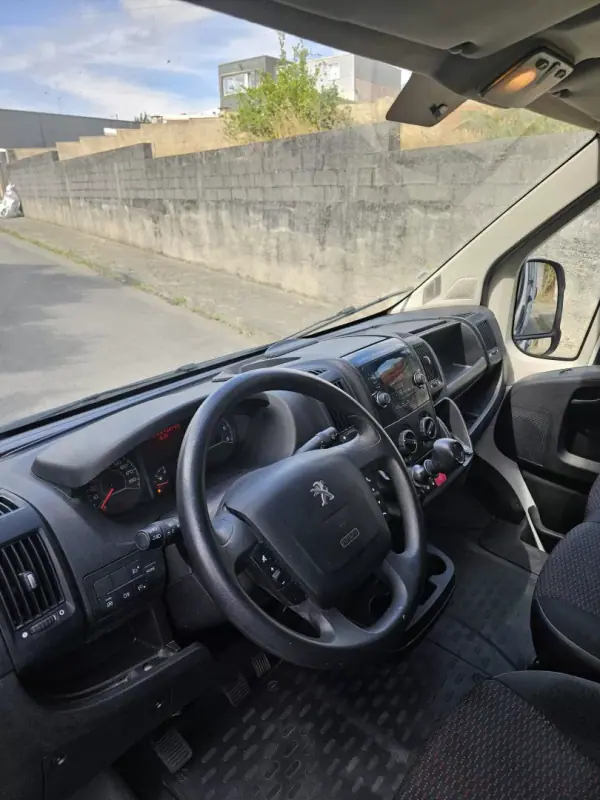 Peugeot BOXER 2.0 BlueHDi 435 L4H2 Premium 2020 - 20350 EUR, 126369 km - AUTO.MOTO.pt - 126369km - foto 38 de 40