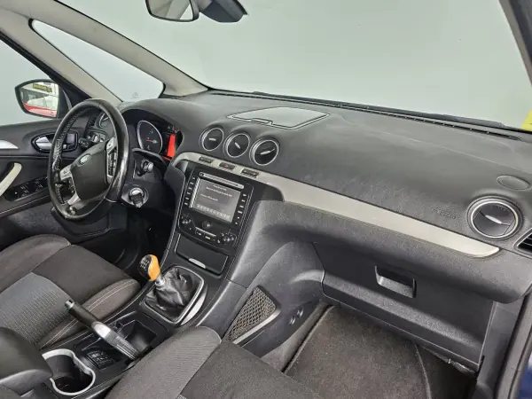 Ford S-Max 2012 - 8250 EUR, 260000 km - AUTO.MOTO.pt - 260000km - foto 12 de 13