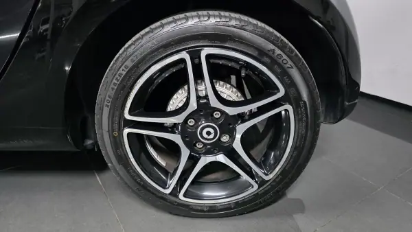 Smart ForTwo Coupé 2018 - 14990 EUR, 72000 km - AUTO.MOTO.pt - 72000km - foto 36 de 37